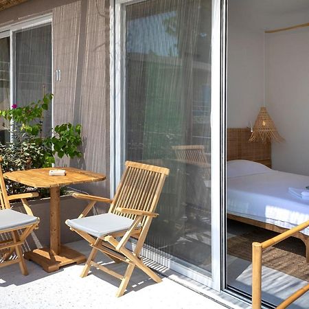 Arion Seaside Suites Paleros Esterno foto