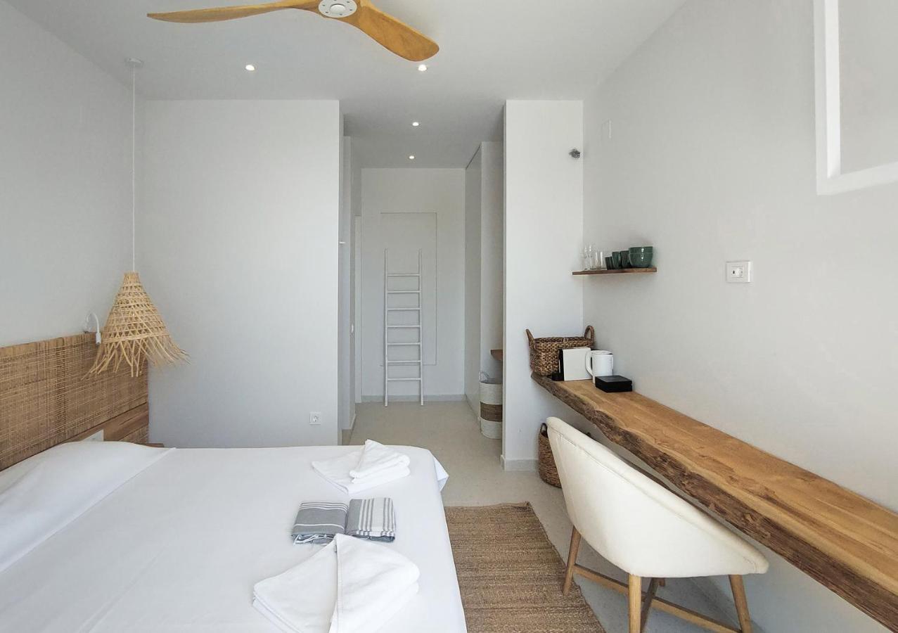 Arion Seaside Suites Paleros Esterno foto
