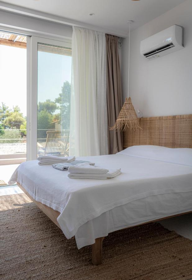 Arion Seaside Suites Paleros Esterno foto
