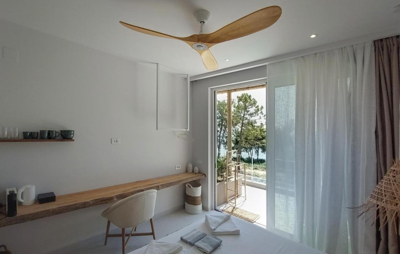 Arion Seaside Suites Paleros Esterno foto