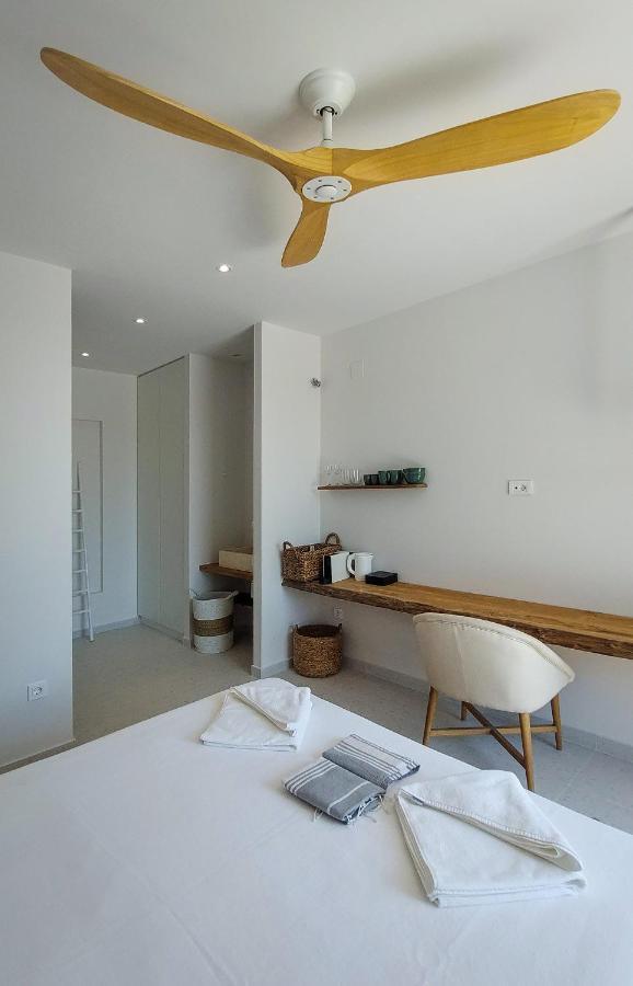 Arion Seaside Suites Paleros Esterno foto